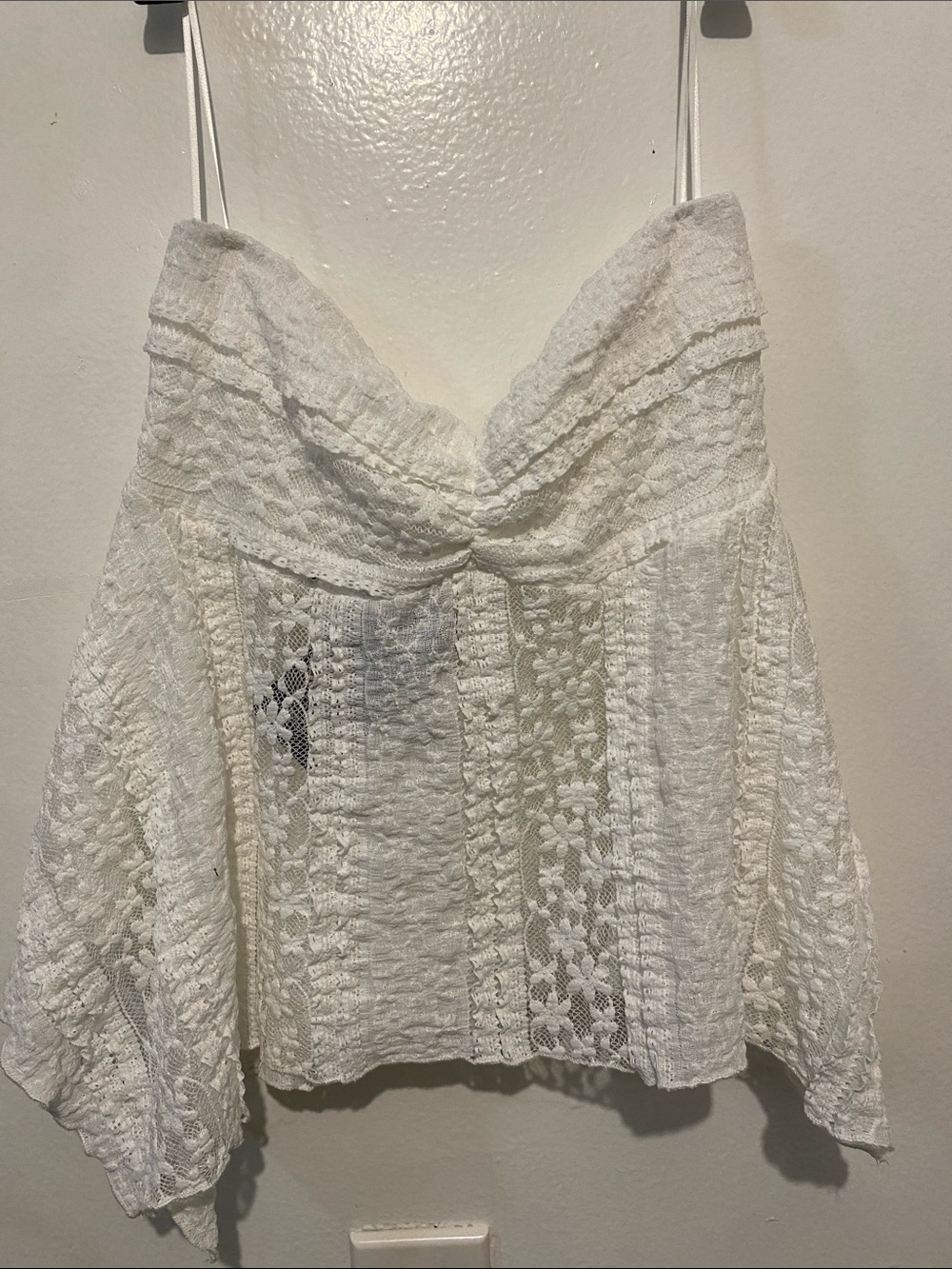 White Lace Strapless Sweetheart Blouse